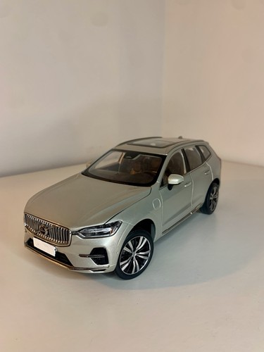 Volvo xc60 polizeiauto - 1/18,